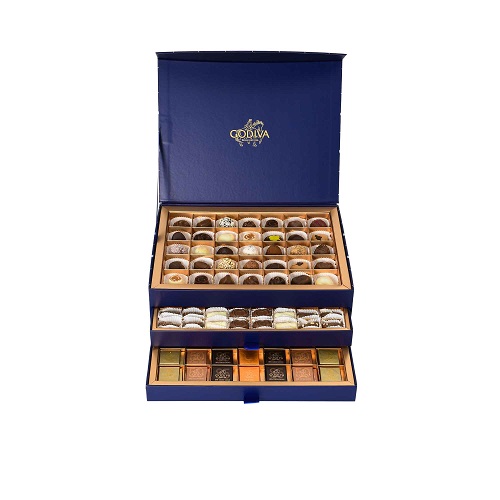 CHEST BOX WITH ASSORTED CHOCOLATES